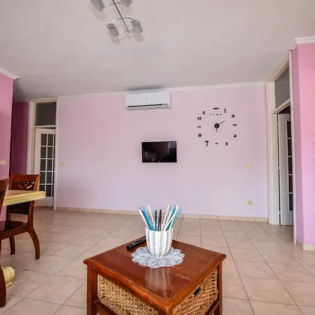 Max Travel Alb Apartman *